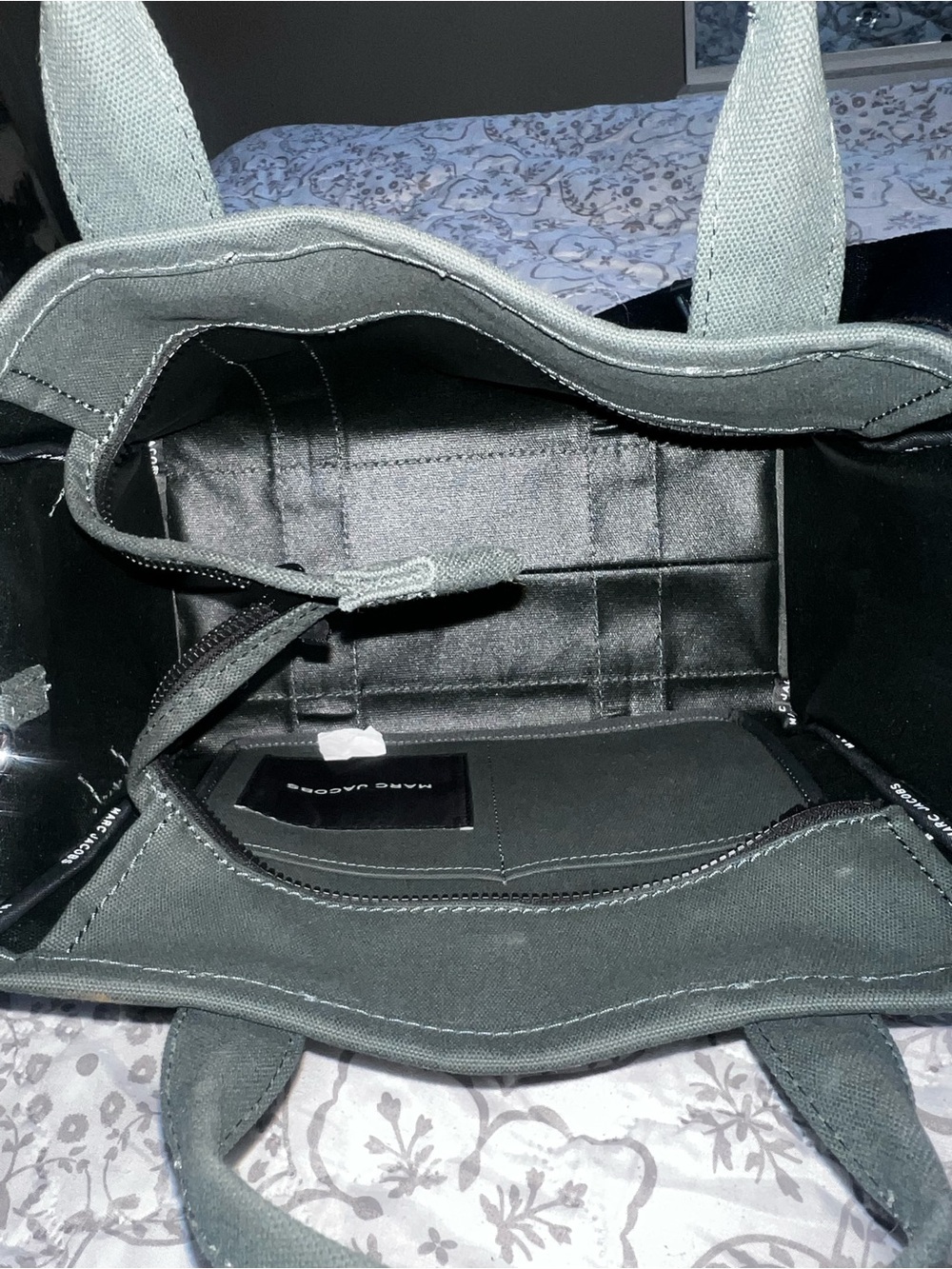 Marc Jacobs Tote Bag in Dark Green with White Logo - Picture 6 of 7